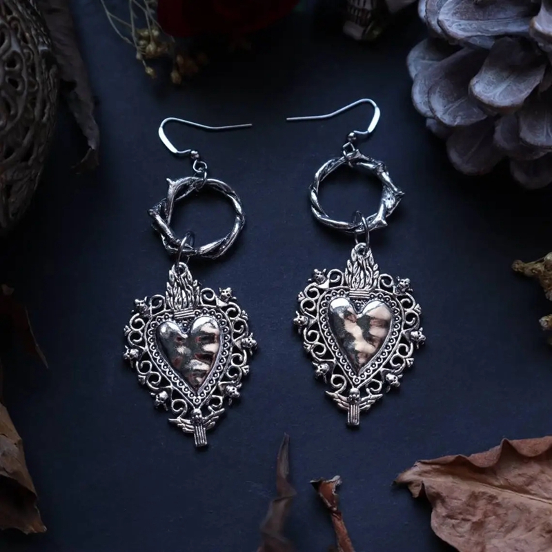 Gothic Heart Circle Dangle Ear - Vintage Victorian Fashion ulasan dan harga