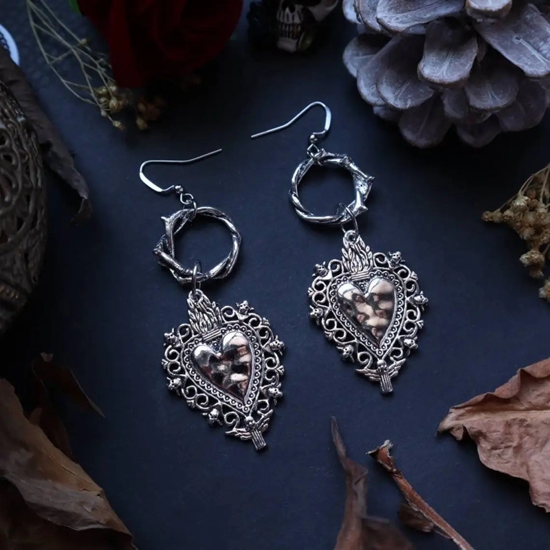 Gothic Heart Circle Dangle Ear - Vintage Victorian Fashion ulasan dan harga