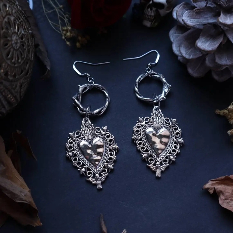 Gothic Heart Circle Dangle Ear - Vintage Victorian Fashion ulasan dan harga